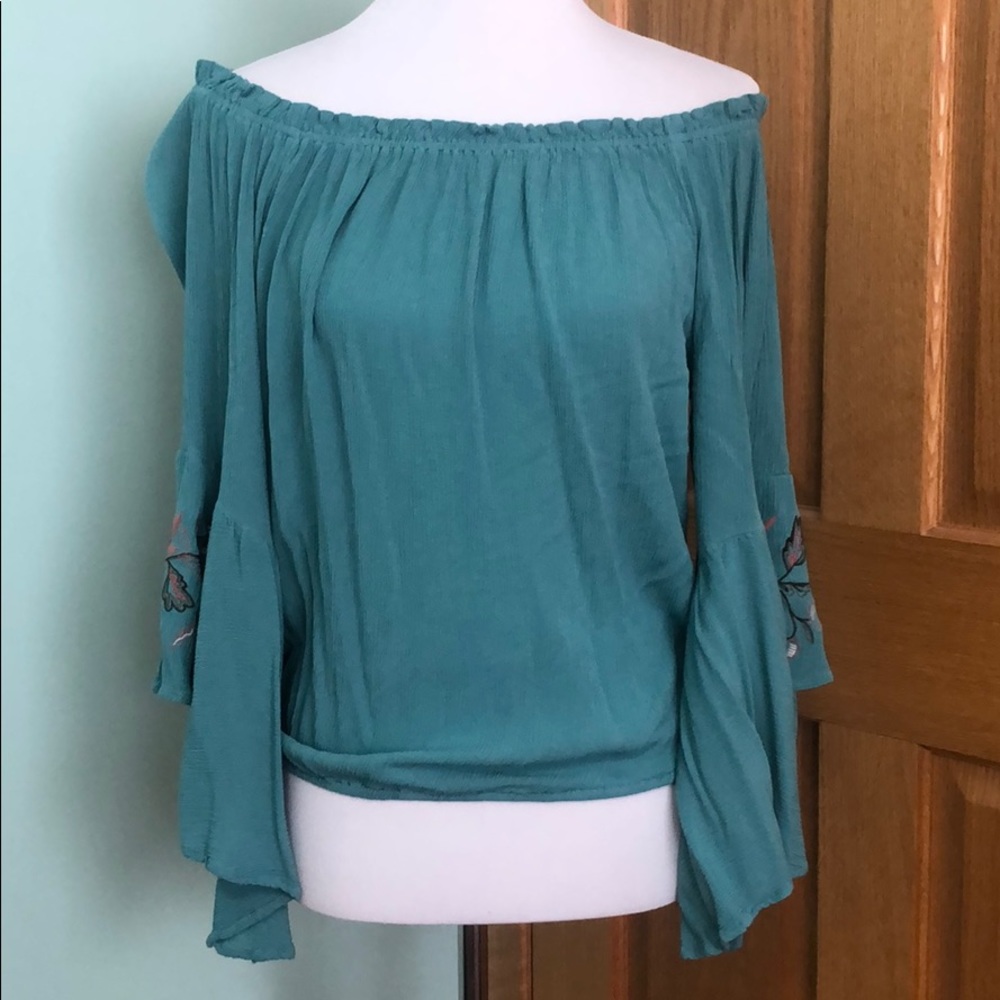 NWOT 🦋 NYCO Off the Shoulder BoHo Top